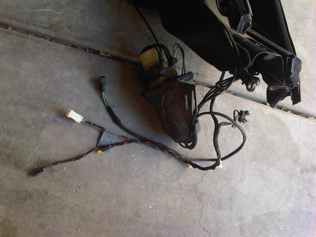 2003 Bmw z4 convertible top motor location